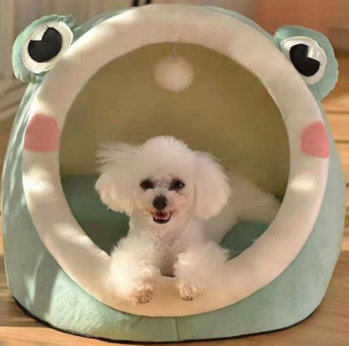 Green Frog Half-Enclosed Cat & Dog Bed